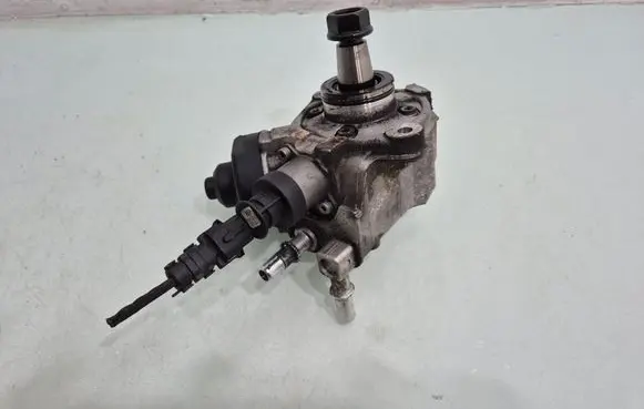 Fuel injection high pressure pump