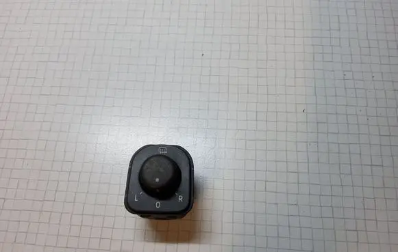Volkswagen PASSAT B6 Wing mirror switch 1K0959565H