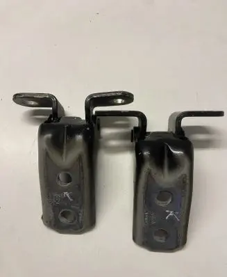 Hyundai Genesis Front door hinges set A046057
