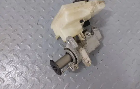 Skoda Karoq Master brake cylinder 5Q1611301C 5Q1611301G 8V1611021A