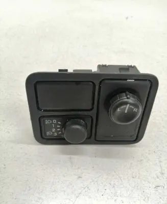 Nissan Almera N16 Wing mirror switch 6896090J00