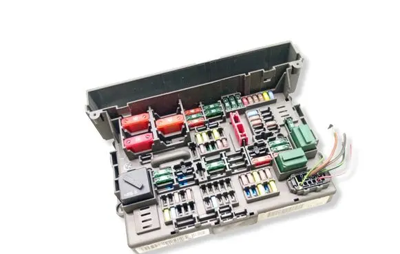 BMW 3 E90 E91 Fuse module 9119446