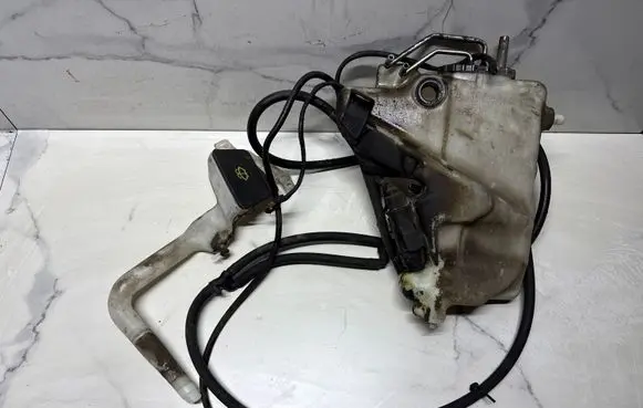 Mercedes-Benz E W211 Windshield washer fluid reservoir/tank 2118600160