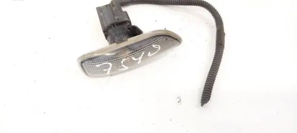 Volvo S80 Front fender indicator light 8658944