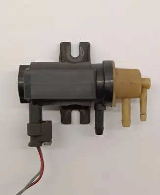 Mercedes-Benz C W204 Turbo solenoid valve A0091533128 111186 70078208