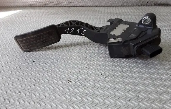 Toyota Yaris Accelerator throttle pedal 781100D010