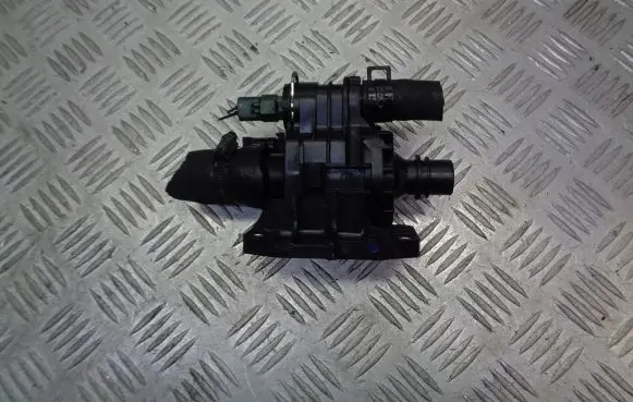 Thermostat/thermostat housing