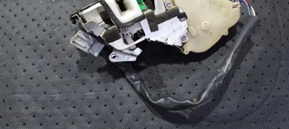 Honda Jazz Front door lock