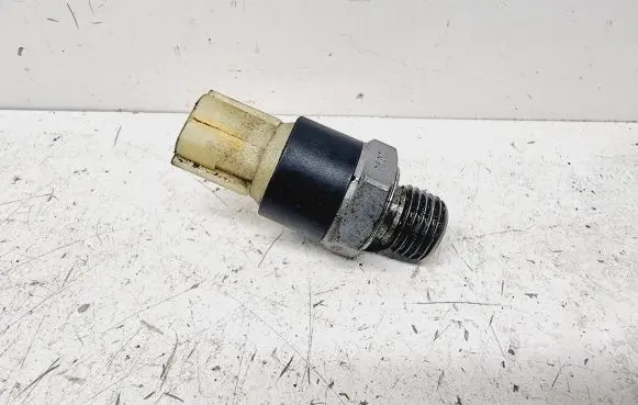 Renault Kadjar Oil pressure sensor 8200970474 8200671272