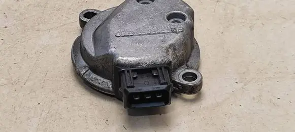 Volkswagen PASSAT B5.5 Camshaft position sensor 058905161B