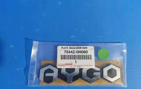 Toyota Aygo AB40 Manufacturer badge logo/emblem 754420H060
