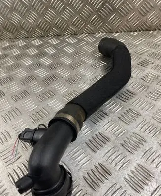 Engine coolant pipe/hose