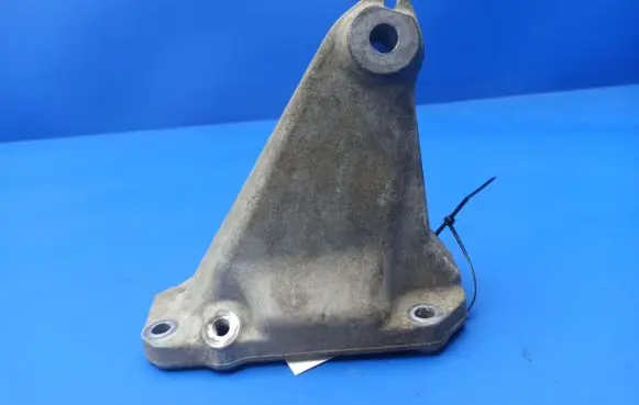 Mercedes-Benz C AMG W203 Engine mounting bracket A1122232004