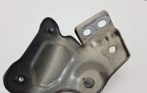 Skoda Fabia Mk3 (NJ) Fender mounting bracket 6V0821142