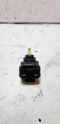 Audi A6 S6 C6 4F Headlight level adjustment motor 8L0941295 00728213