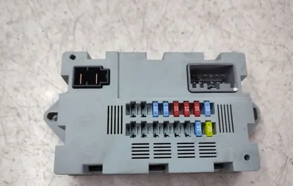 Jaguar XF X260 Fuse module CPLA14Q073AA