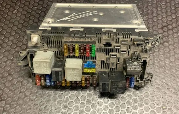 Mercedes-Benz E W211 Fuse module 2115454101 0991AA2205C1303