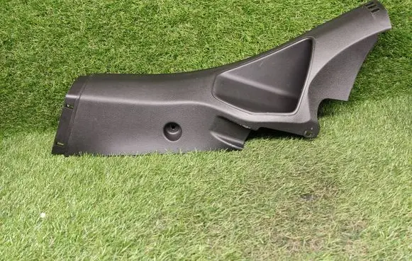 Ford Focus ST (C) pillar trim BM51A31017 BM51A31017AEW