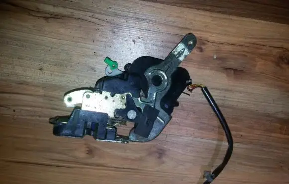 Mazda 626 Rear door lock