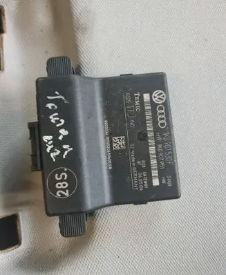 Volkswagen PASSAT B7 Gateway control module 1K0907530F 1K0907951 0325