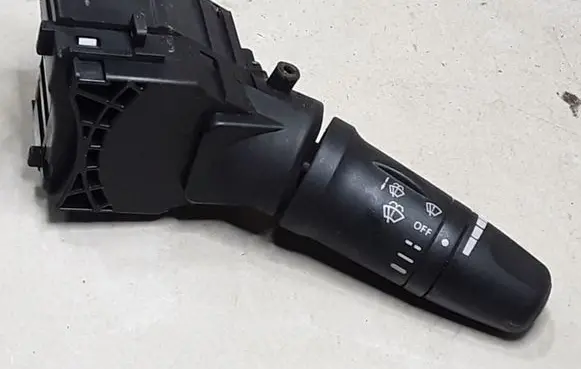 Nissan Primera Wiper control stalk 25560AV710