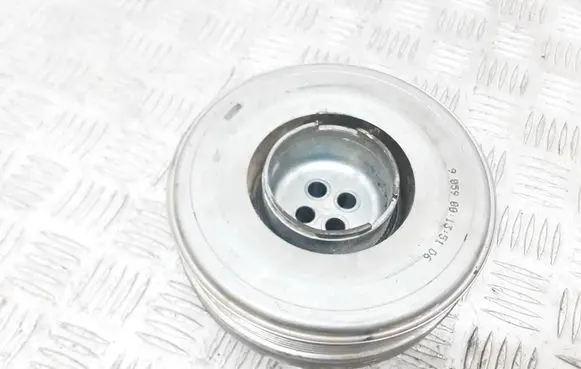 BMW 5 G30 G31 Crankshaft pulley 18495010 8638446