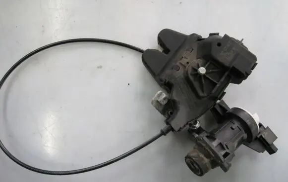 Mercedes-Benz E A207 Tailgate/trunk/boot lock/catch/latch A2047500185
