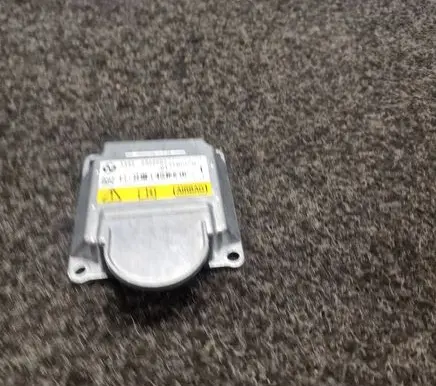 BMW M5 Airbag control unit/module 6866992