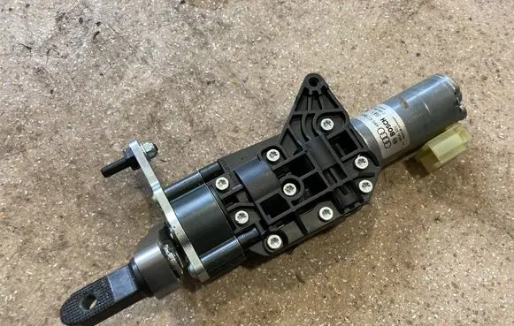 Audi Q7 4M Tailgate/trunk/boot lift motor 4M0827852C