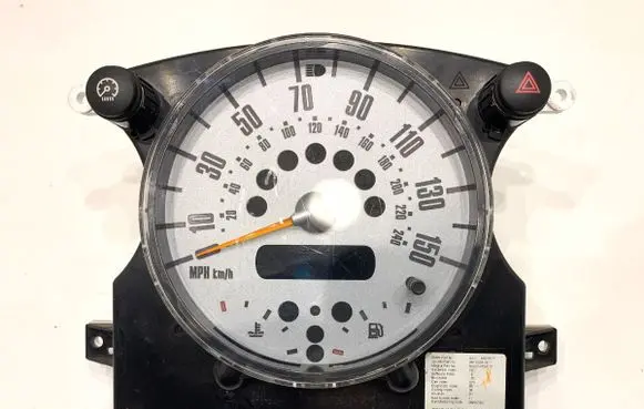Speedometer (instrument cluster)