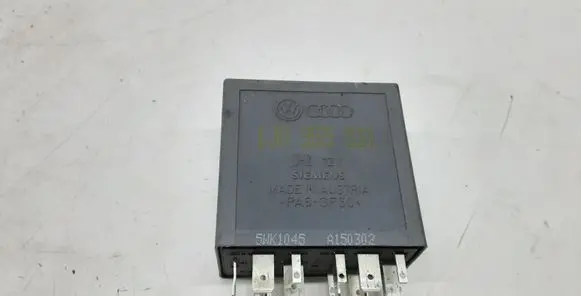 Skoda Superb B5 (3U) Window wiper relay 1J0955531
