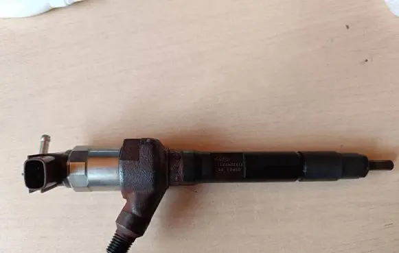 Mazda 6 Fuel injector R2AA13H50 001106n02314
