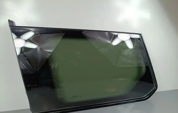 Jeep Grand Cherokee WL Rear side window 68458363AC