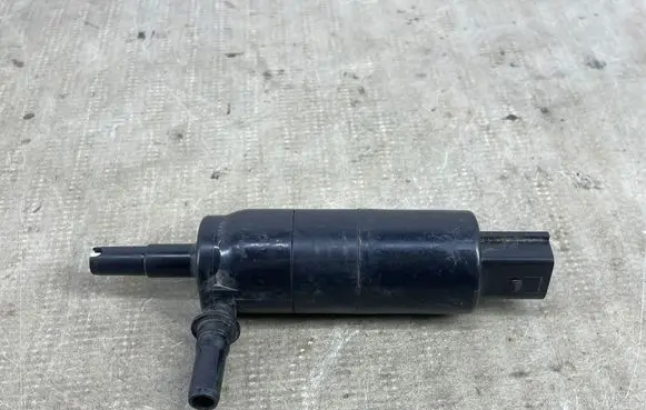 BMW 5 F10 F11 Headlight washer pump 7217792