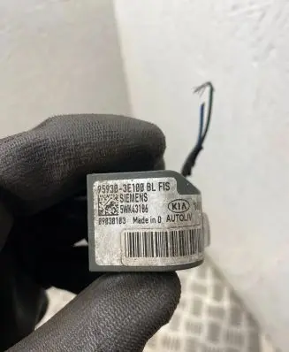 KIA Sorento Airbag deployment crash/impact sensor 959303E100 09030103 5WK43186
