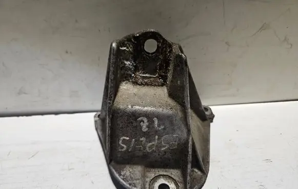 Renault Espace II Gearbox mounting bracket 