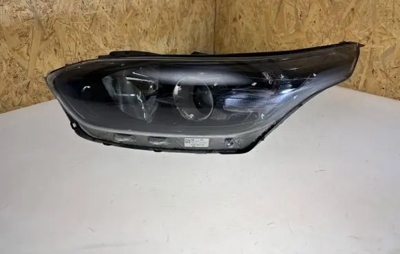 KIA Ceed Headlight/headlamp 92101J7051 KT08726