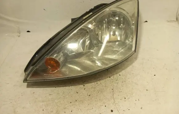 Ford Focus Headlight/headlamp 2M5113W030BE