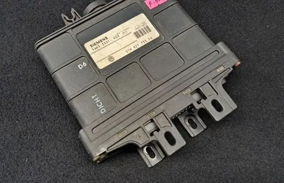 Volkswagen Golf IV Gearbox control unit/module 01M927733 01M927733FK