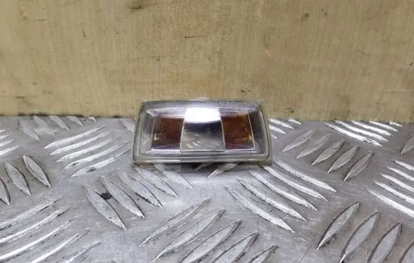 Opel Astra H Front fender indicator light 13252455 13252456