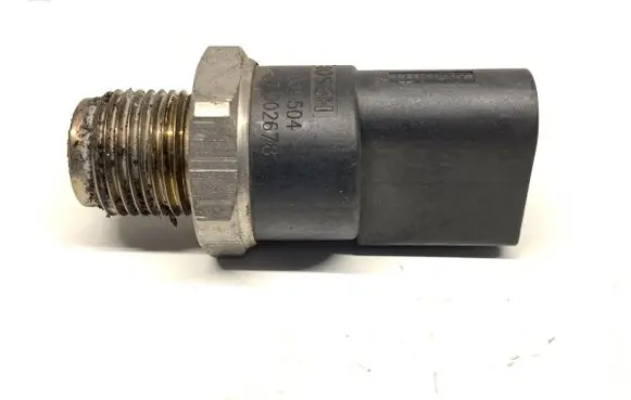 Mercedes-Benz E W211 Fuel pressure sensor A0041536728