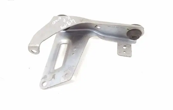 Infiniti Q30 Air filter cleaner box bracket assembly A6450900041