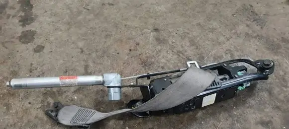 Volvo S80 Front seatbelt 39966469