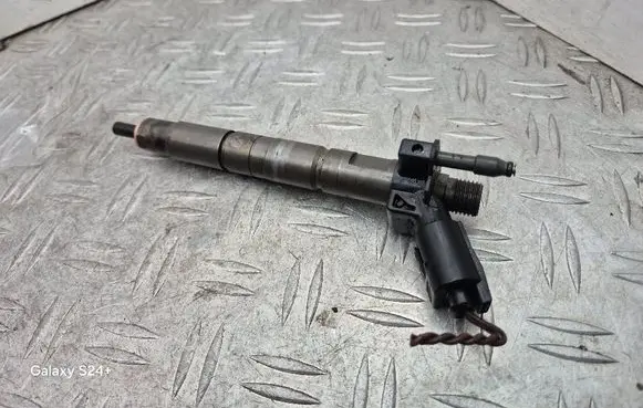 Fuel injector