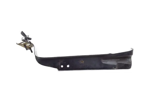 Audi A4 S4 B8 8K Fender mounting bracket 8K0821136J