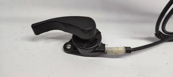 Renault Clio IV Engine bonnet (hood) release handle 432983