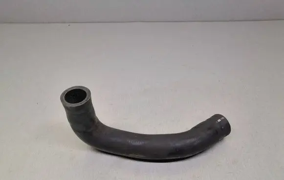 Volkswagen PASSAT B4 Coolant pipe/hose 037122058