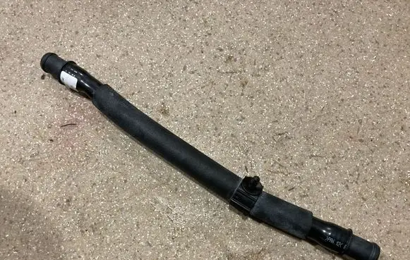 Audi e-tron Engine coolant pipe/hose 4KE122480AE