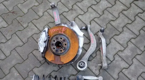 Alfa Romeo Stelvio Front wheel hub spindle knuckle AA10475