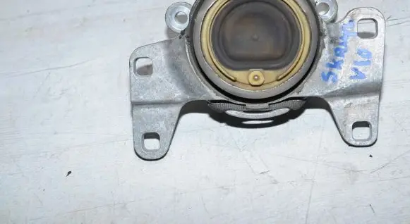 Volvo V40 Engine mount bracket 326F09